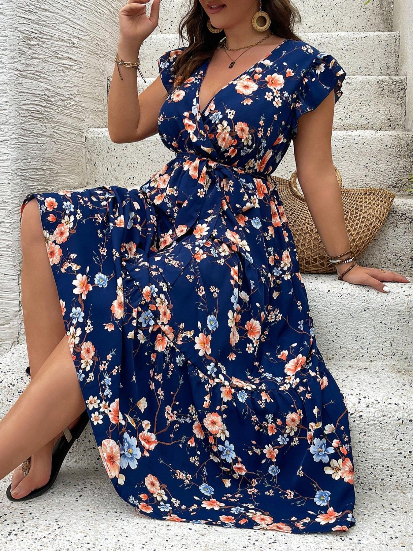 Plus Size Floral Print V Neck Dress, Casual Fashion Short Sleeve Dress for Daily Outdoor Wear, Women Plus Clothing for All Seasons
