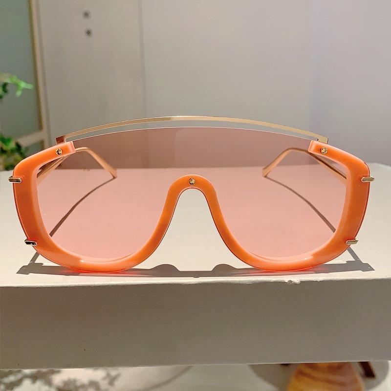 Y2k Stylish Women Sunglasses Fashion Gradient Outdoor Sports Shades Trendy Luxury Brand Design Futuristic Men Sun Glasses new Light Blocking for Screens Protection Glasses for Women Women's Clear