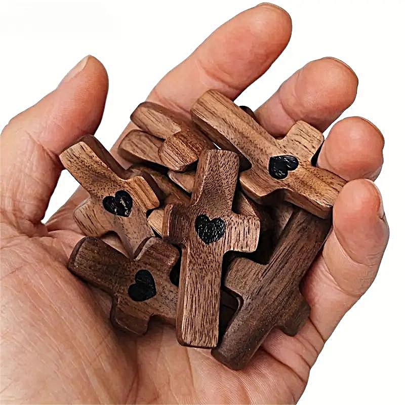 3/6/12PCS Pocket Wooden Cross, Encouragement Gift, Fingertip Stress Relief Gifts, Stress Relief Decoration, Christian Prayers For Handheld Use, For Personal Devotion, Family Prayer, Home Office Religious Decor, Stress Relief Accessory
