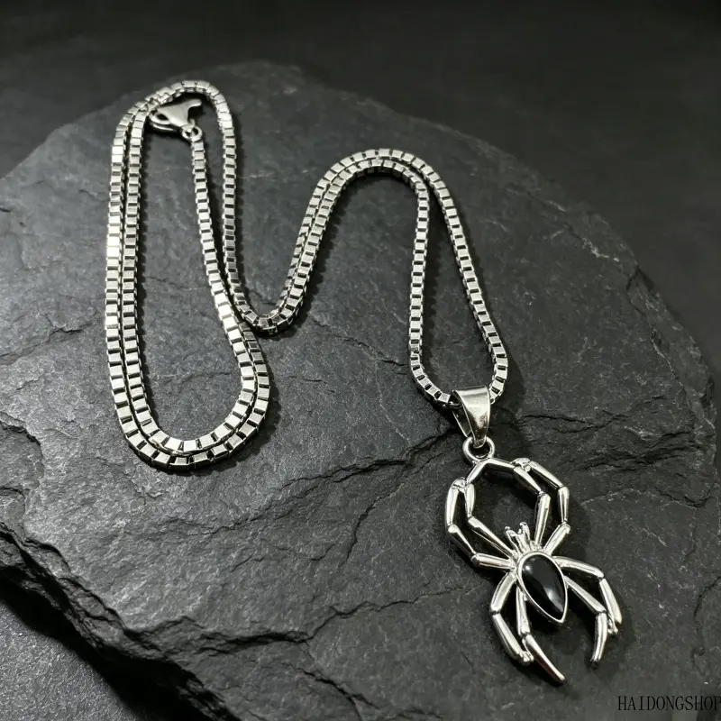 Viral Spooky Gothic Halloween Aesthetic Dainty Mini Spider Pendant Necklace For Women, Compact Chic Delicate Holiday Jewelry, Trendy Accessory For Costume Party Daily Goth Outfit Evening Styling season witchy fashion men's