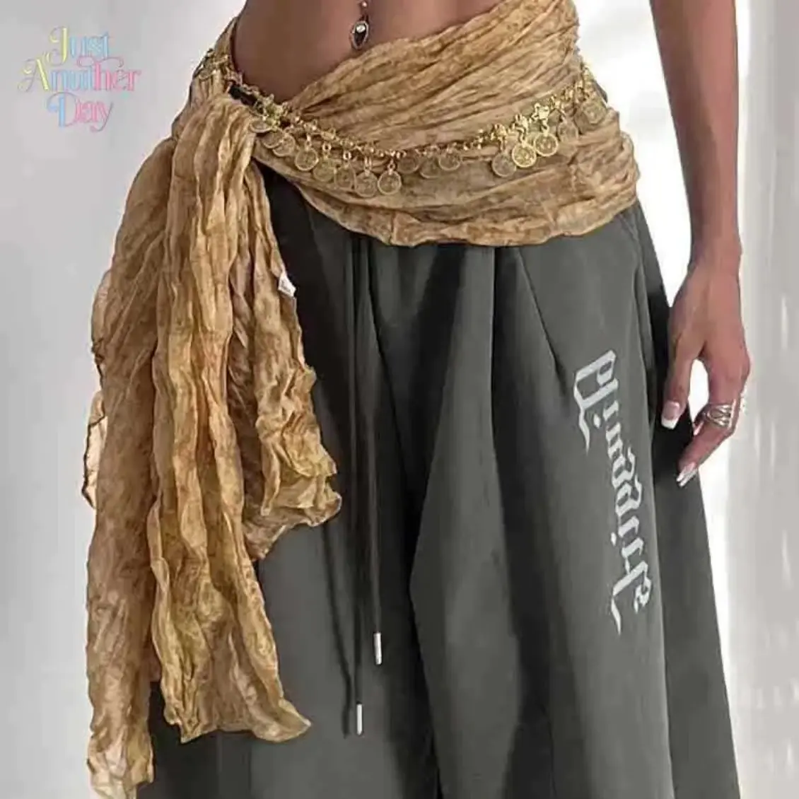 Boho Coin Waist Scarf for Women, Trendy Retro Hip Wrap Belt with Tassel Coin Chain, Ethnic Inspired Adjustable Belly Dance Accessory, Lightweight Multi-Way Waist Jewelry for Festival Outfits, Beachwear, Street Style & Party Looks