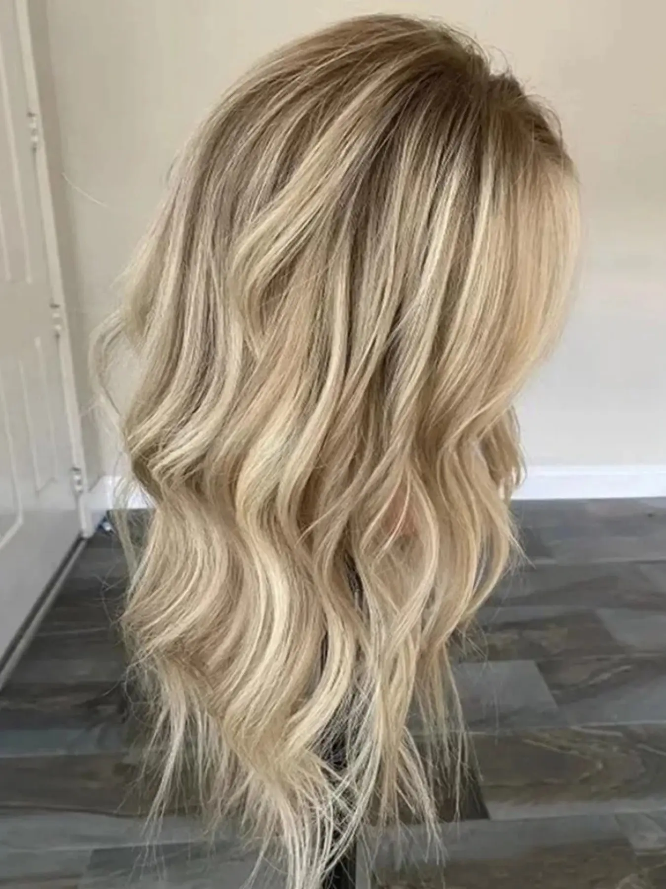 Real Human Hair Wig, 13x4 Lace Front, 14 Inch Wavy Blonde, 150 Density, Pre-Trimmed Fetus Hair, Suitable for Daily Wear, Women