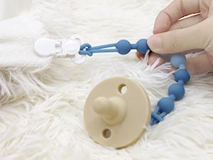 5-Pack Silicone Pacifier Clip, One-Piece Silicone Pacifier Holder Clip for Boys & Baby Girl Binky Clips Rust-Free Holders Unisex Newborns Shower Birthday Gifts (Blue)