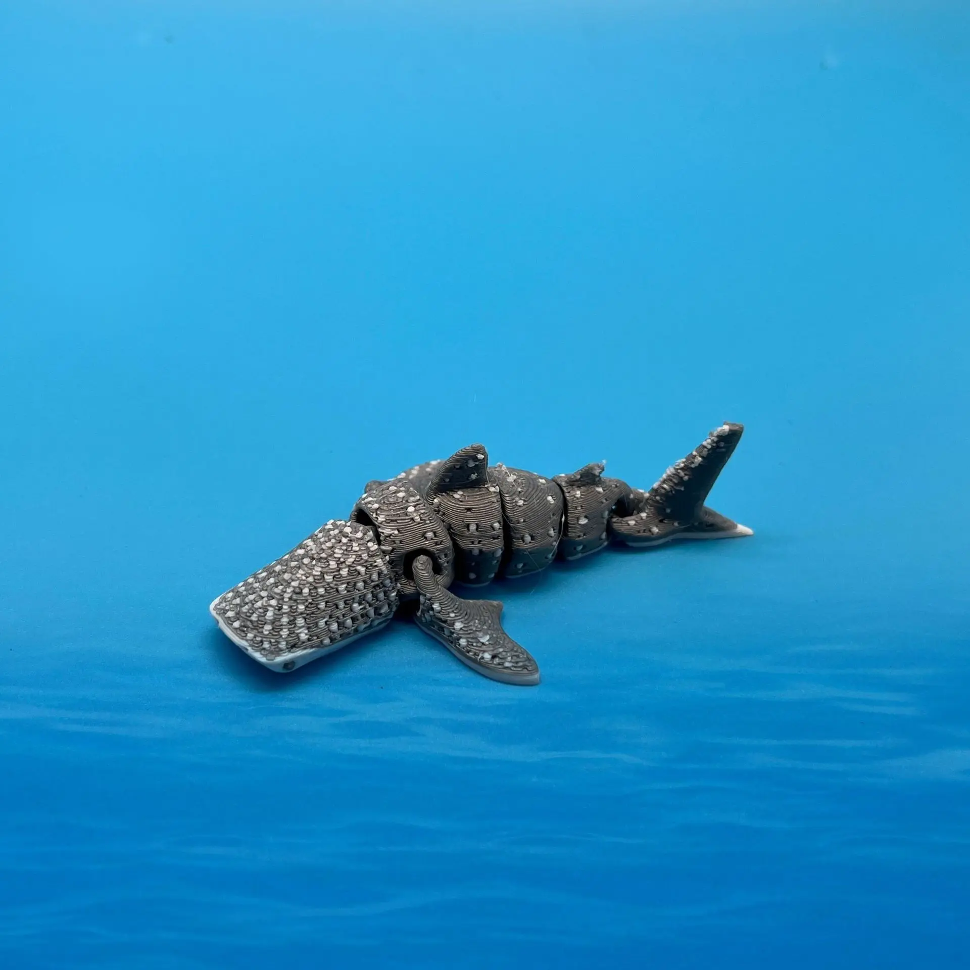 3D Printed Jointed Realistic Whale Shark Home Decor, Lifelike Aquarium Ornament, Durable Plastic Material, Perfect for Room Decoration