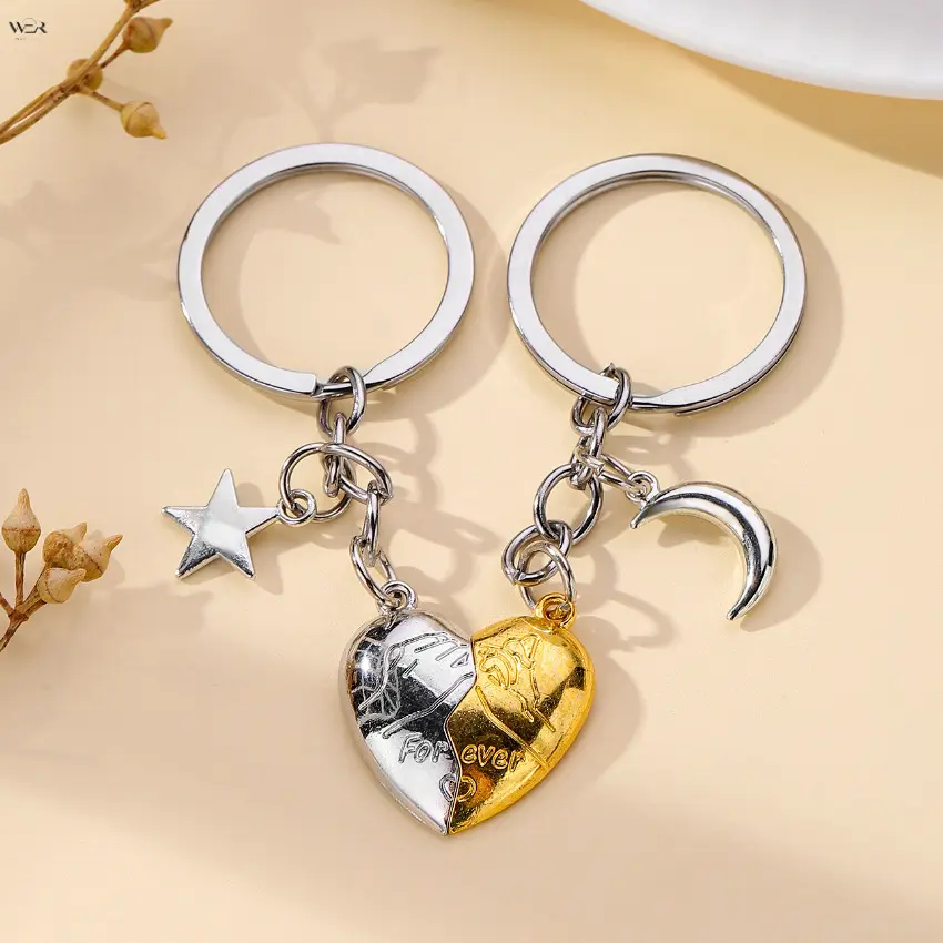 New cross-border magnetic alloy heart-shaped keychain for couples, Valentine's Day gift, key and backpack pendant