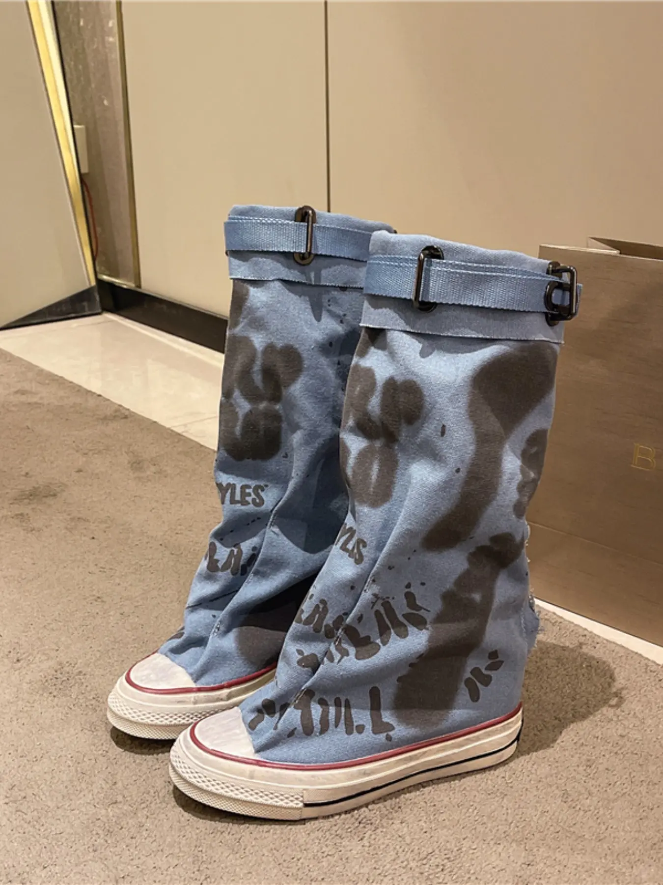 Women's Fashion Mid-Calf Canvas Boots, Wide Fit Pop Art Print, Rubber Sole, All Seasons, Trendy Streetwear, Comfortable & Versatile