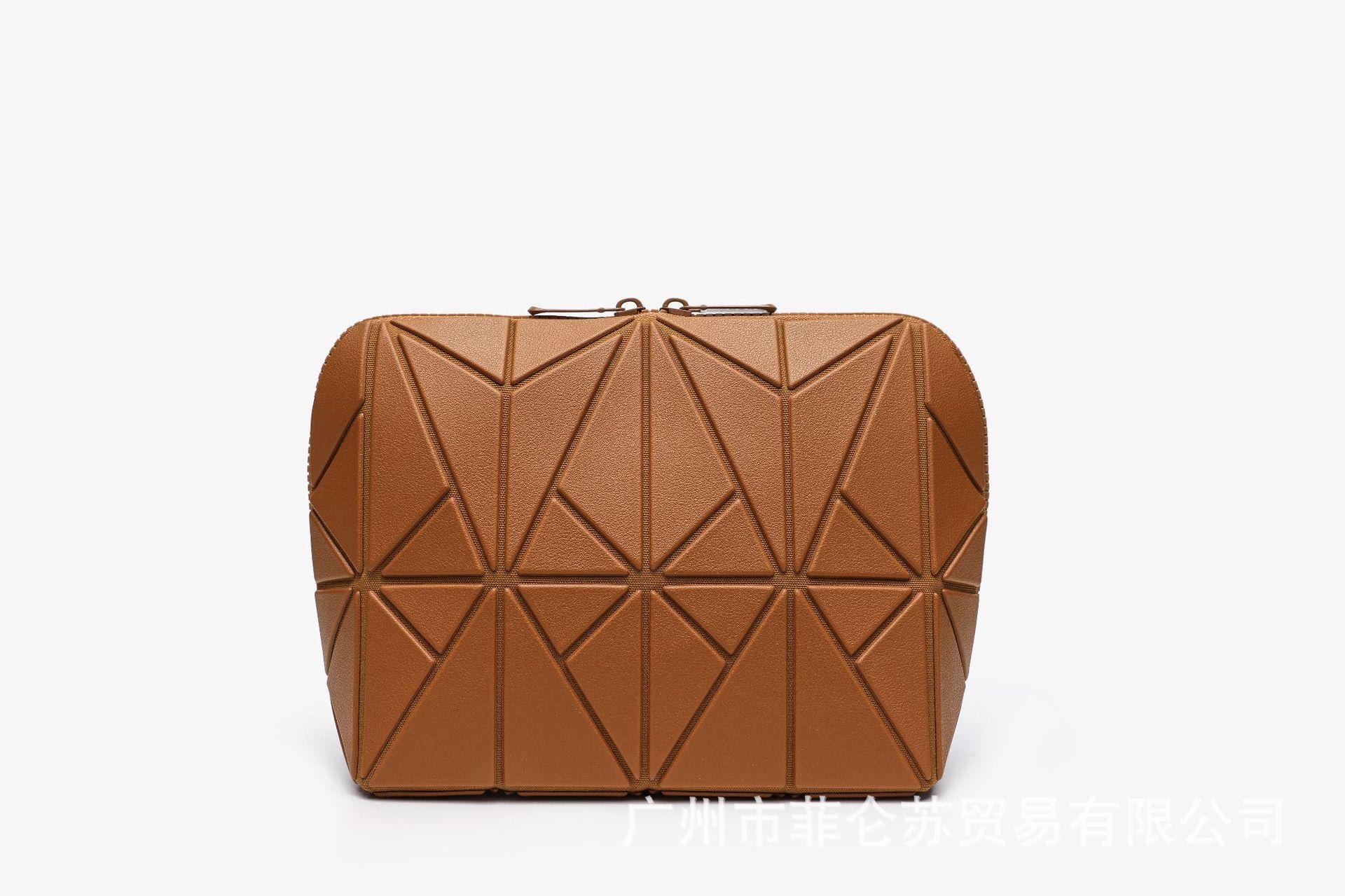 Diamond-shaped bag is super practical, large-capacity, and aesthetically pleasing. It is a storage bag for travel and commuting with a striped three-dimensional design, also suitable as a makeup bag