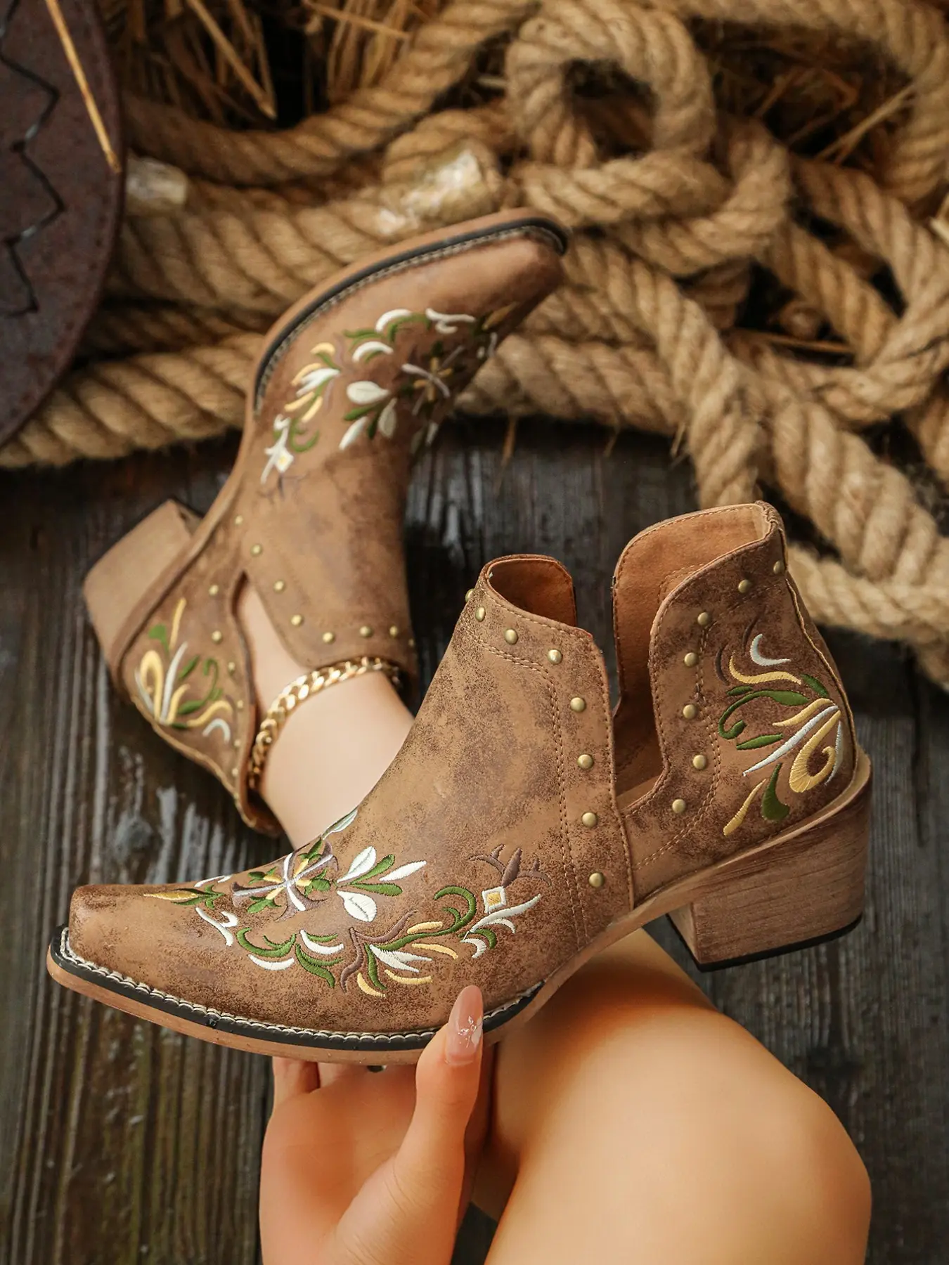 American Vintage Colorful Embroidery Rivet Women Ankle Boots, Distressed Wash Western Style Slim Heel Short Cowboy Boots, Fall & Winter Fashion