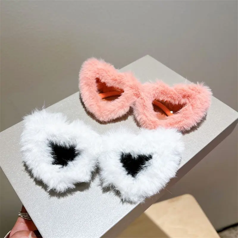 Viral Fuzzy Plush Heart Shaped Sunglasses Face Slimming Tinted Lenses Soft Frame Novelty Y2K Aesthetic Eyewear Festival Party Photo Accessories