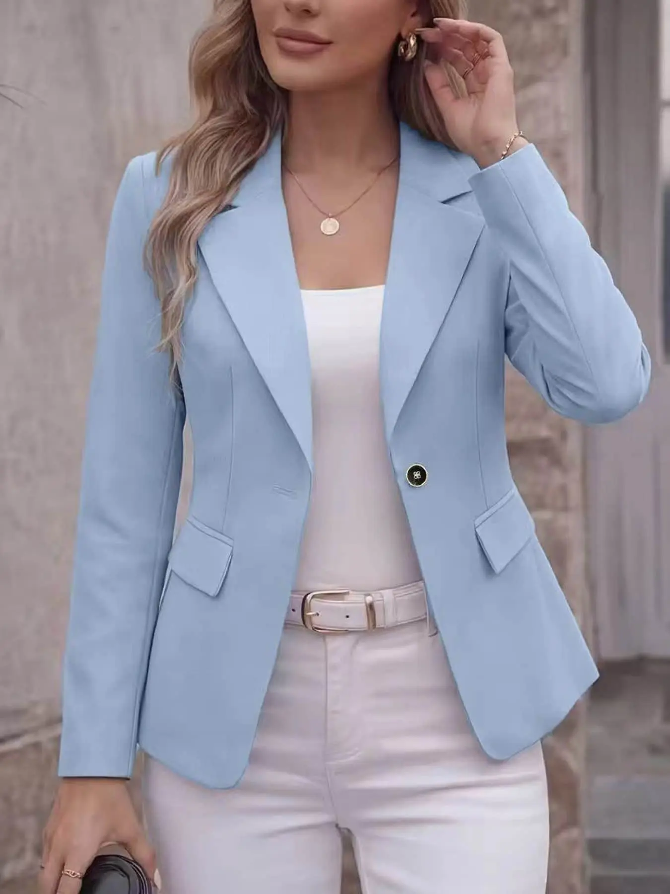 A fashionable ladies' light and mature style single button slim fit suit jacket, suitable for summer, suitable for business negotiations, small dinners, daily commuting