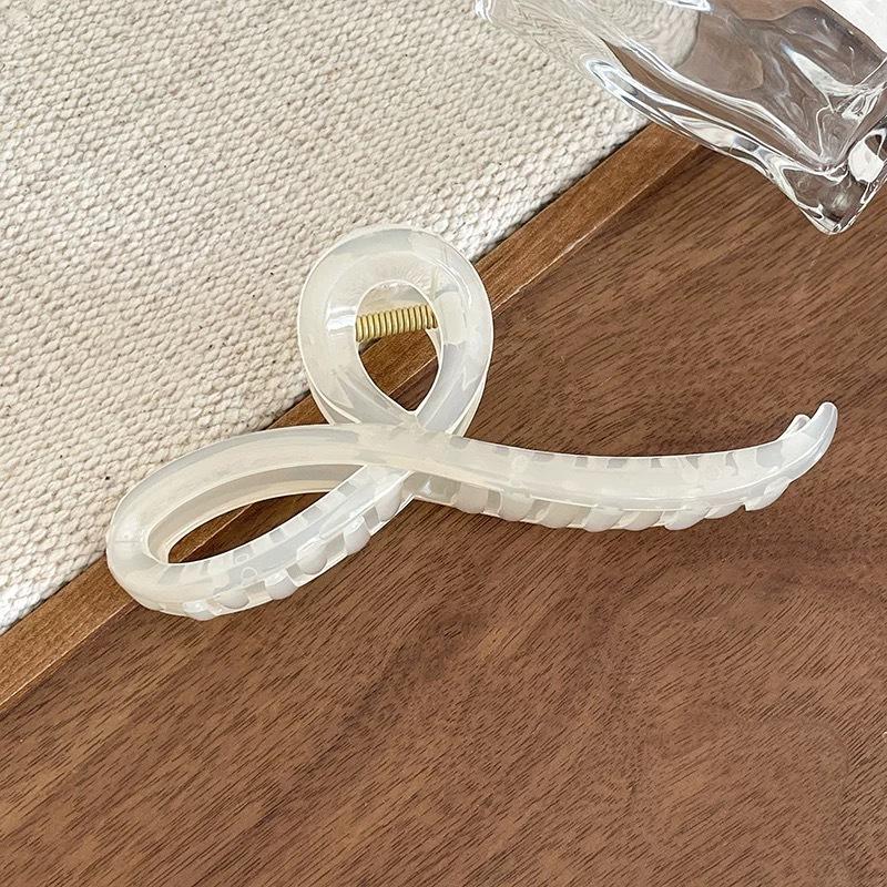 Simple and elegant versatile jelly claw clip for women, suitable for up-dos at the back of the head, new stylish hair accessory