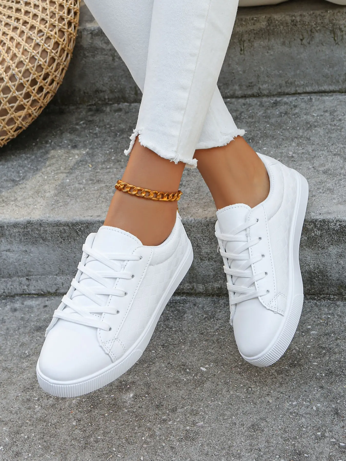 Women's Leather Lace-Up Sneakers, Round Toe Low Top Non-Slip Casual Shoes, Fashion Breathable Thick Sole Sports Shoes for Students, Thick Soled Sneakers, Fashionable Casual Sneakers