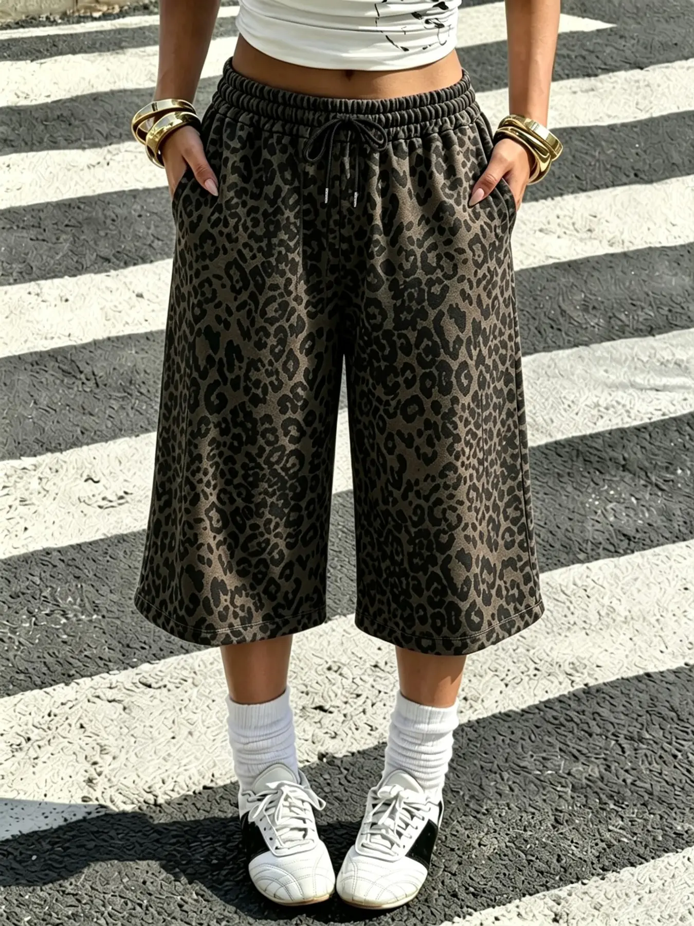 Viral Leopard Print Capri Pants for Women | Y2K Baggy Sweat Shorts, High-Waisted Drawstring Loose Knee-Length Comfy Streetwear, Leopard Pattern Shorts