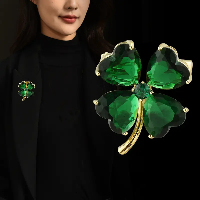 Lucky four-leaf clover brooch, French vintage emerald green corsage, clothing fastening pin to prevent exposure