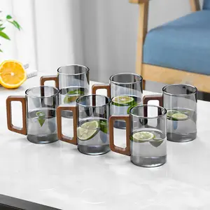Set of 4 or 6 Borosilicate Glass Cups, Heat-Resistant Tea Cups with Walnut-Textured Handles, Reusable Clear Mugs for Tea and Coffee, Ideal Gift