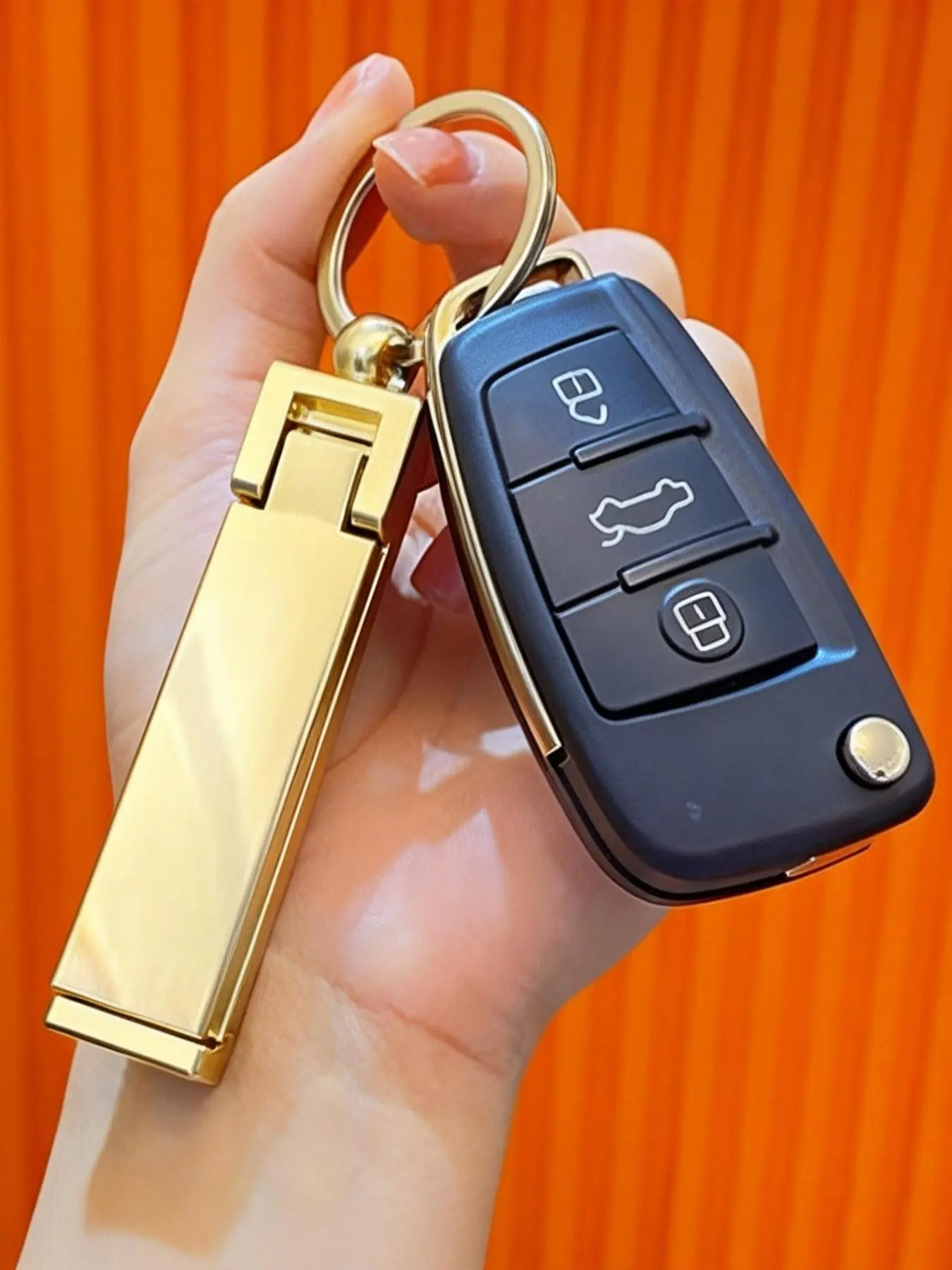 Multi-Functional Keychain Phone Stand, Mini Foldable Metal Phone Holder, Portable Key Ring Bracket, Smartphone Travel Gift