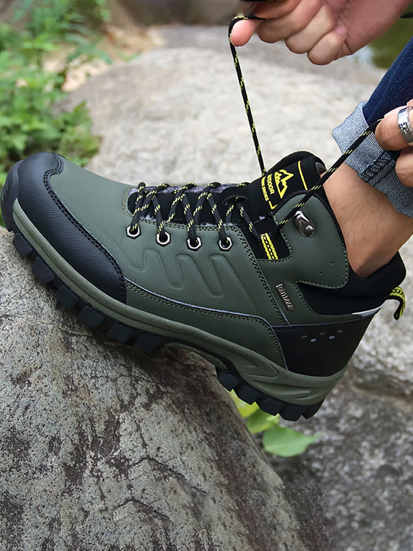 Men's Hiking Shoes, Winter Warm Outdoor Boots, Casual Trekking Sneakers, Durable Anti-Slip Design, Ideal for Camping & City Exploration