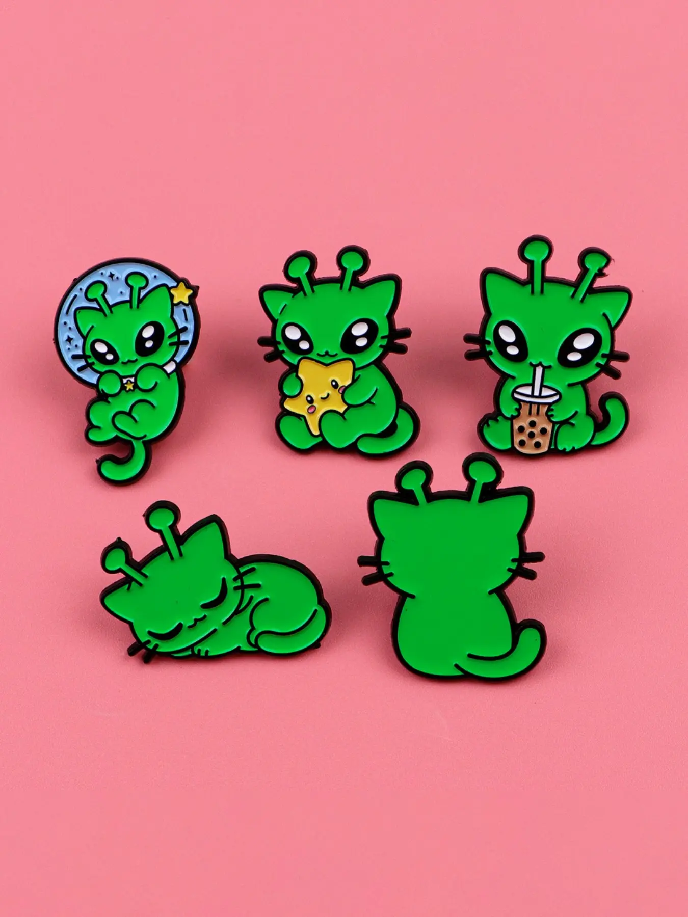 5pcs/set Cute Green Alien Cat Enamel Pin Cartoon Space Cat Lapel Brooch Cool Design Badge Backpack Clothes Decor Pins Gift