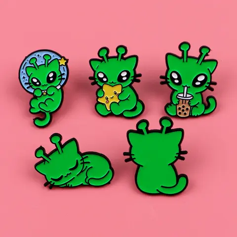 5pcs/set Cute Green Alien Cat Enamel Pin Alloy Brooch Pin Cartoon Space Cat Lapel Brooch Cool Design Badge Backpack Clothes Decor Pins Gift