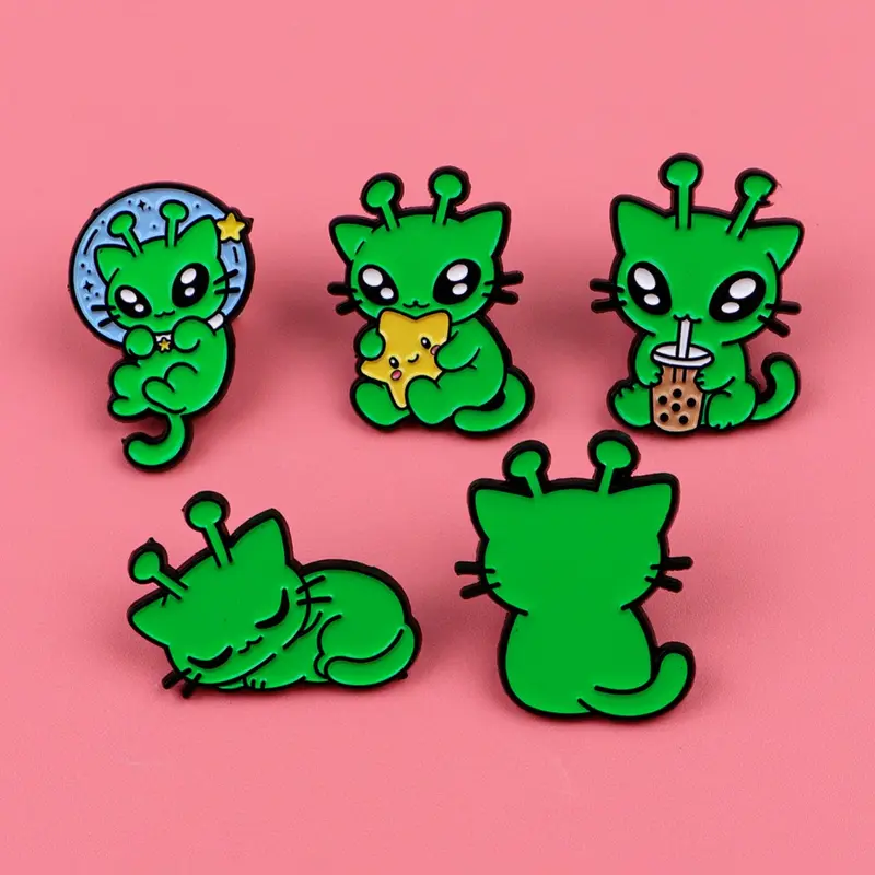 5pcs/set Cute Green Alien Cat Enamel Pin Alloy Brooch Pin Cartoon Space Cat Lapel Brooch Cool Design Badge Backpack Clothes Decor Pins Gift