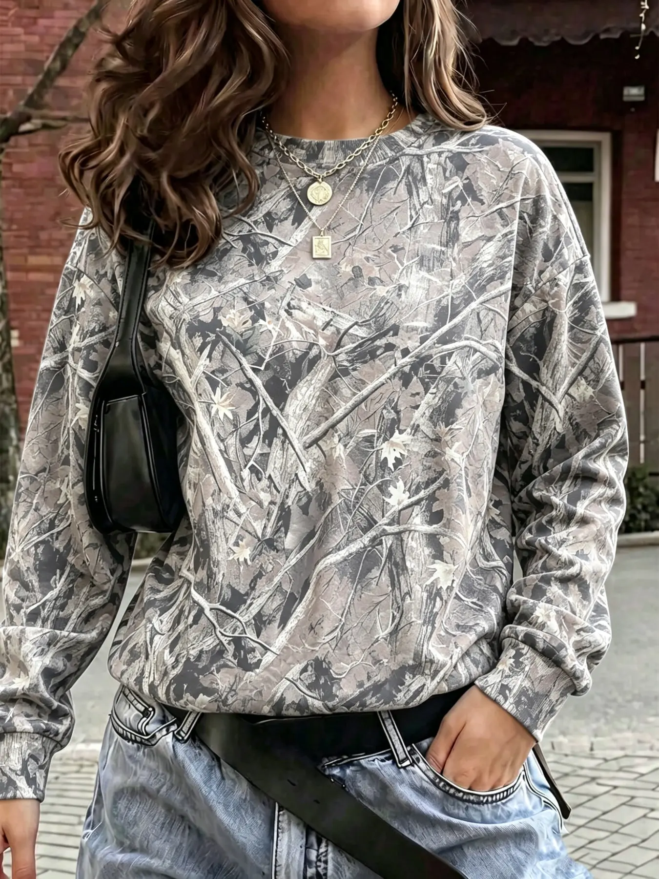 Women's Millennial Post-Apocalyptic Camo Sweatshirt, Loose Round Neck Long Sleeve, Vintage Forest Camouflage Print, Fall Winter Casual Pullover