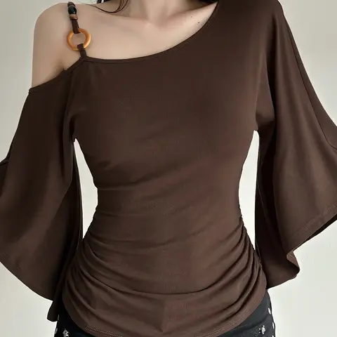 Women's Street Style Vintage Beaded Asymmetrical Off Shoulder Batwing Long Sleeve Lady Top Fashionable Blouse, Fitted Waist Retro Casual Top for Spring & Fall, Womenswear