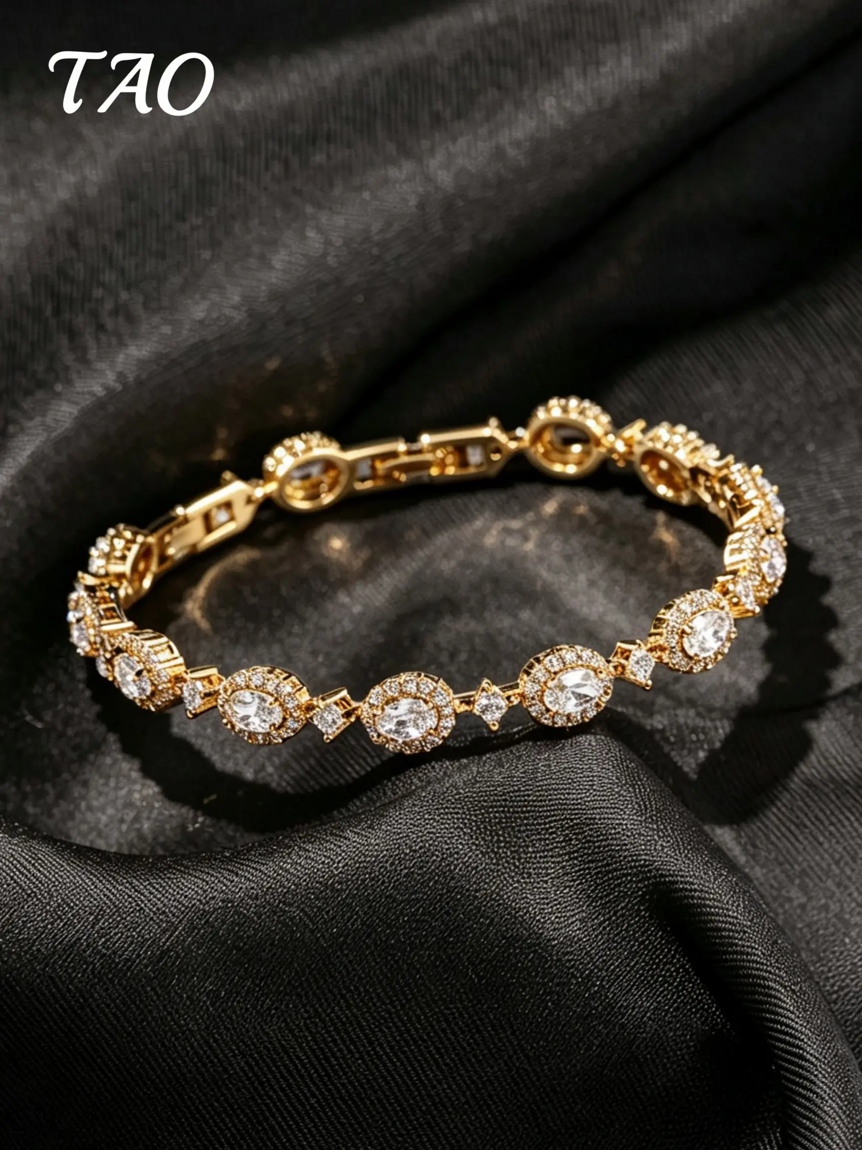 TAO-Creative Oval Gemstone Bracelet, Luxurious Zircon Inlay, Hip Hop Style, Unisex, Perfect Gift for Birthday and Anniversary