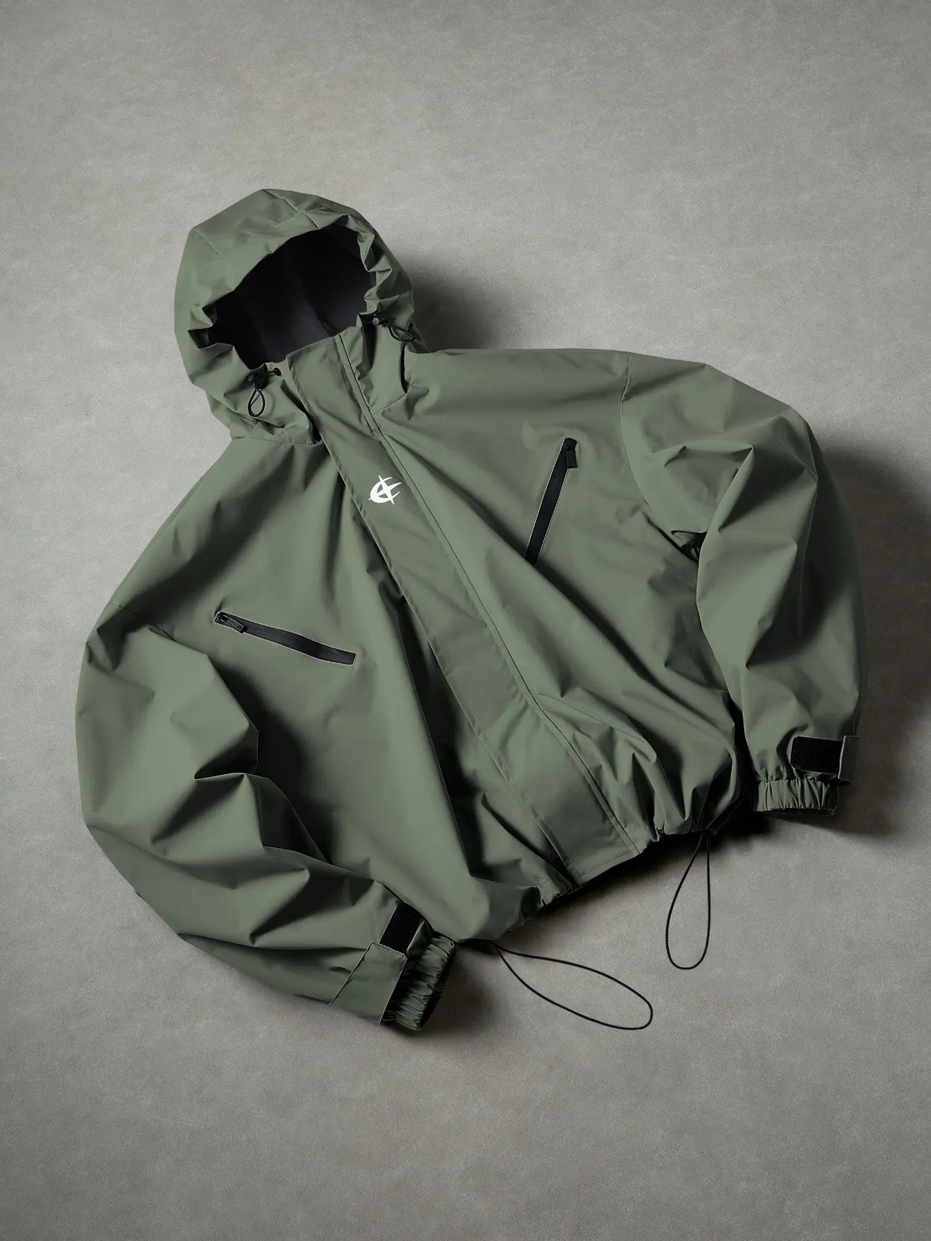 Men's Streetwear Hooded Windbreaker Jacket, Long Sleeve Short Zippered Pocket Sports Coat, Adjustable Drawstring, Loose Fit, Spring & Fall Outdoor Fashion