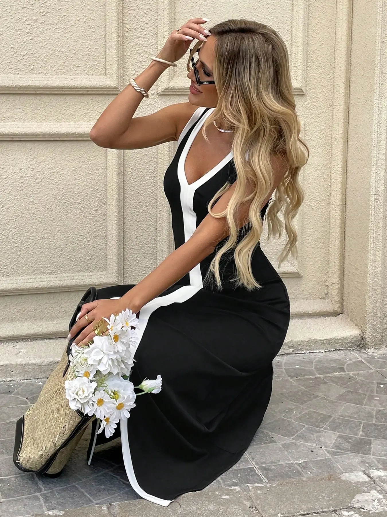 Women's Front Split Color Block Sleeveless V-Neck Bodycon Cut Dress, Stylish and Comfortable Fit, Perfect for Casual Wear