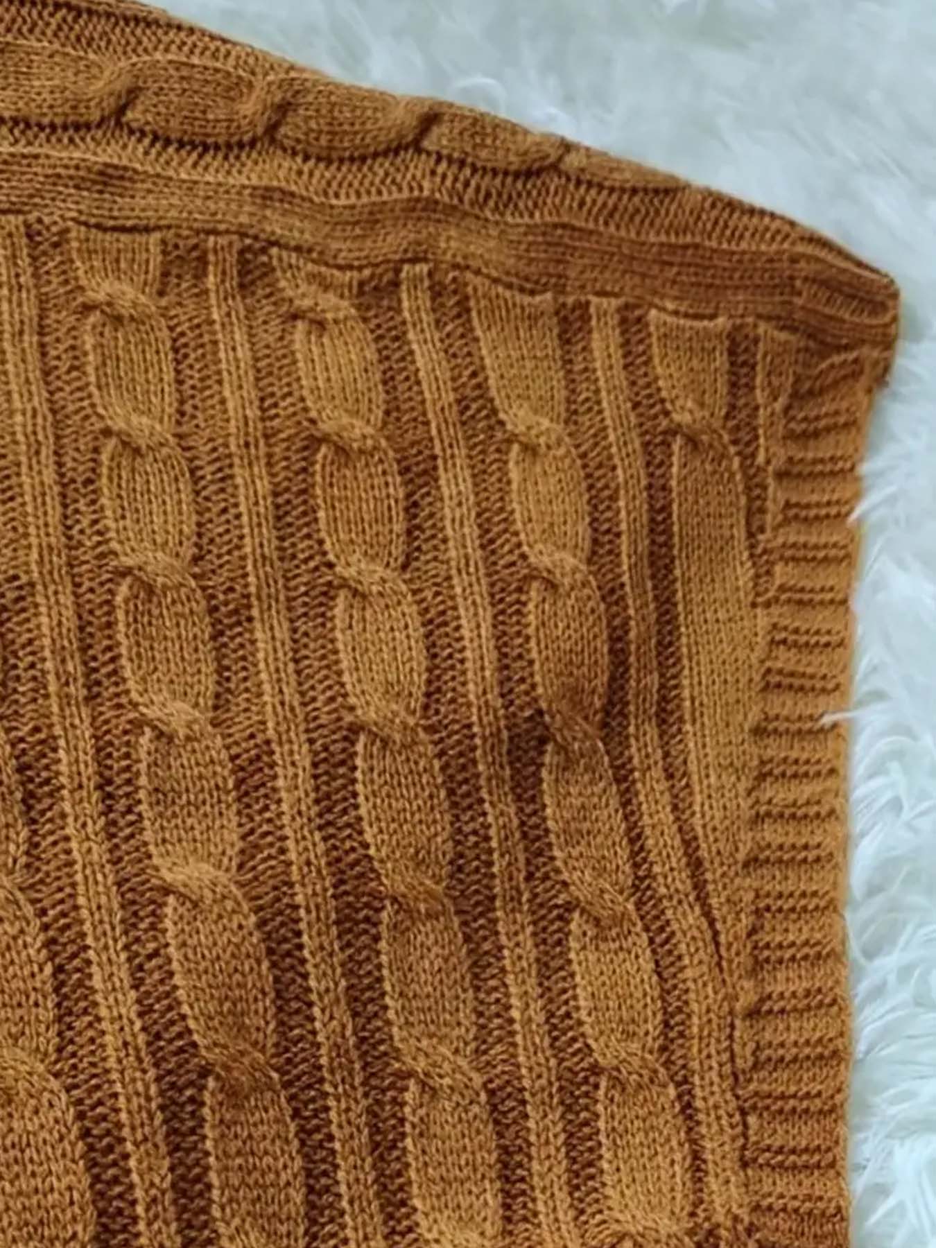 Women's Fashionable Loose-Fit Short Knitted Sweater Top, Knitwear, New European Style Shawl Collar Design, Perfect for Casual Wear