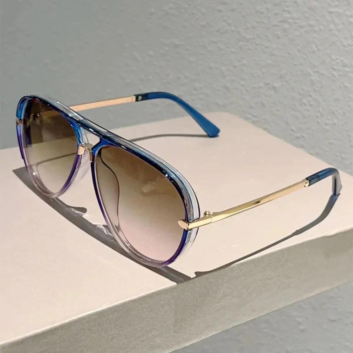 2026 New Retro Aviator Sunglasses For Women, Multi-Color Gradient Street Style Shades, Lightweight Casual Outdoor Eyewear With Fresh Summer Vibes For Daily Holiday Matching Summer Vibes, Street Style Sunglasses, Casual