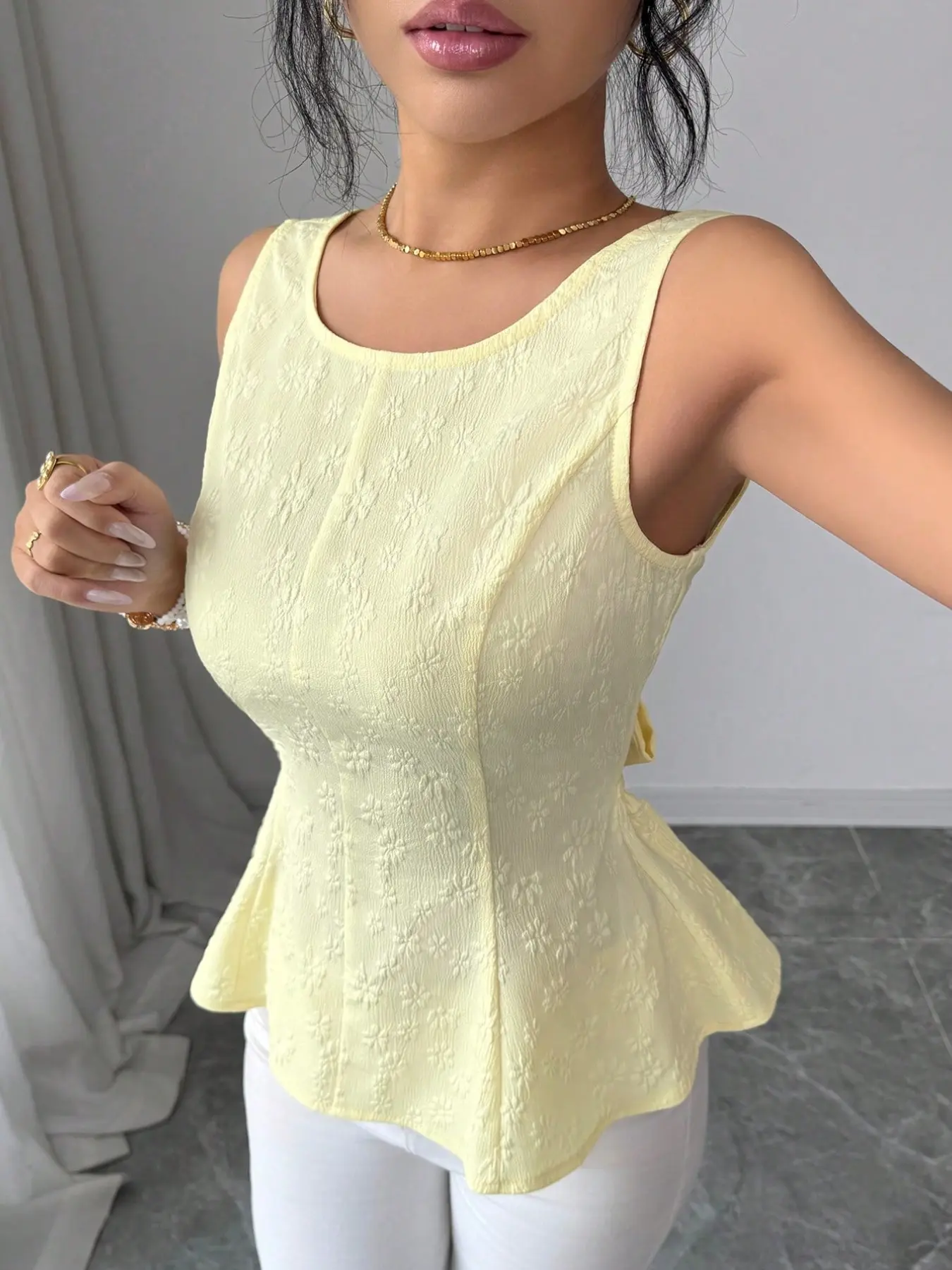 2026 Floral Embossed Leaf Edge Top, Sleeveless Round Neck Slim Fit Butterfly Waist Vest, Elegant Aesthetic Strapless Shirt, Summer Fashion for Women