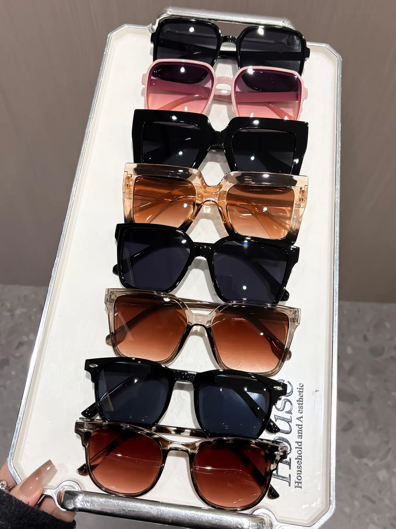 8 Elegant Multi-Color Women's Leopard Pattern Plastic Sunglasses for Beach Parties and Music Festivals, Stylish UV Protection Shades for Summer Fun, Sunglasses Set