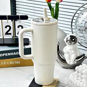 [Christmas Gifts] 1pc 40oz Stainless Steel Insulated Water Bottle Flask Tumbler, Durable for Car, Travel, Local Warehouse Item, Party Favor, Halloween Party Supply, Flasks