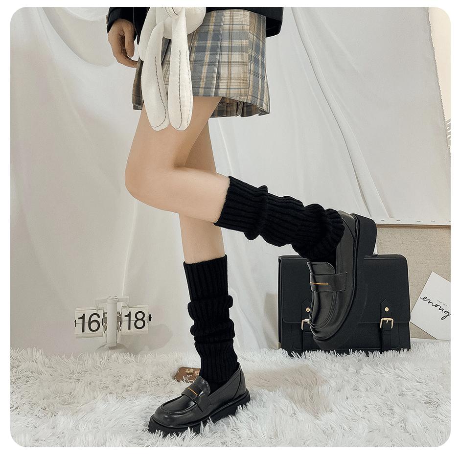 2 Pairs of Women's Four-season Autumn and Winter Solid Color Harajuku Fashion Wear Trendy Simple JK College Style Pile Socks