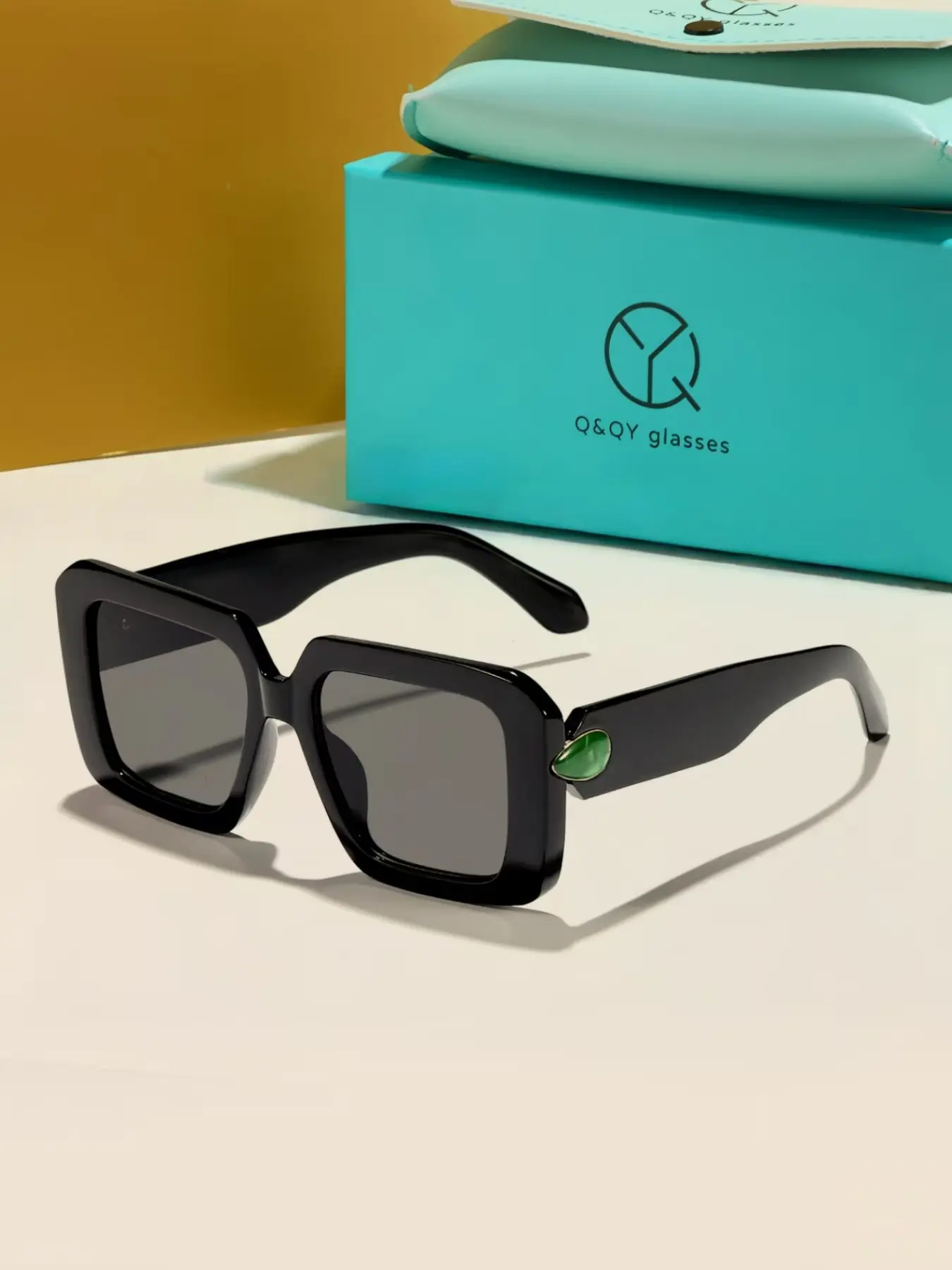 Q&qy Brand Glasses Set, Designer Large Frame Gemstone Eyeglasses, Elegant Unisex Fashion, Includes Gift Box and Cleaning Cloth