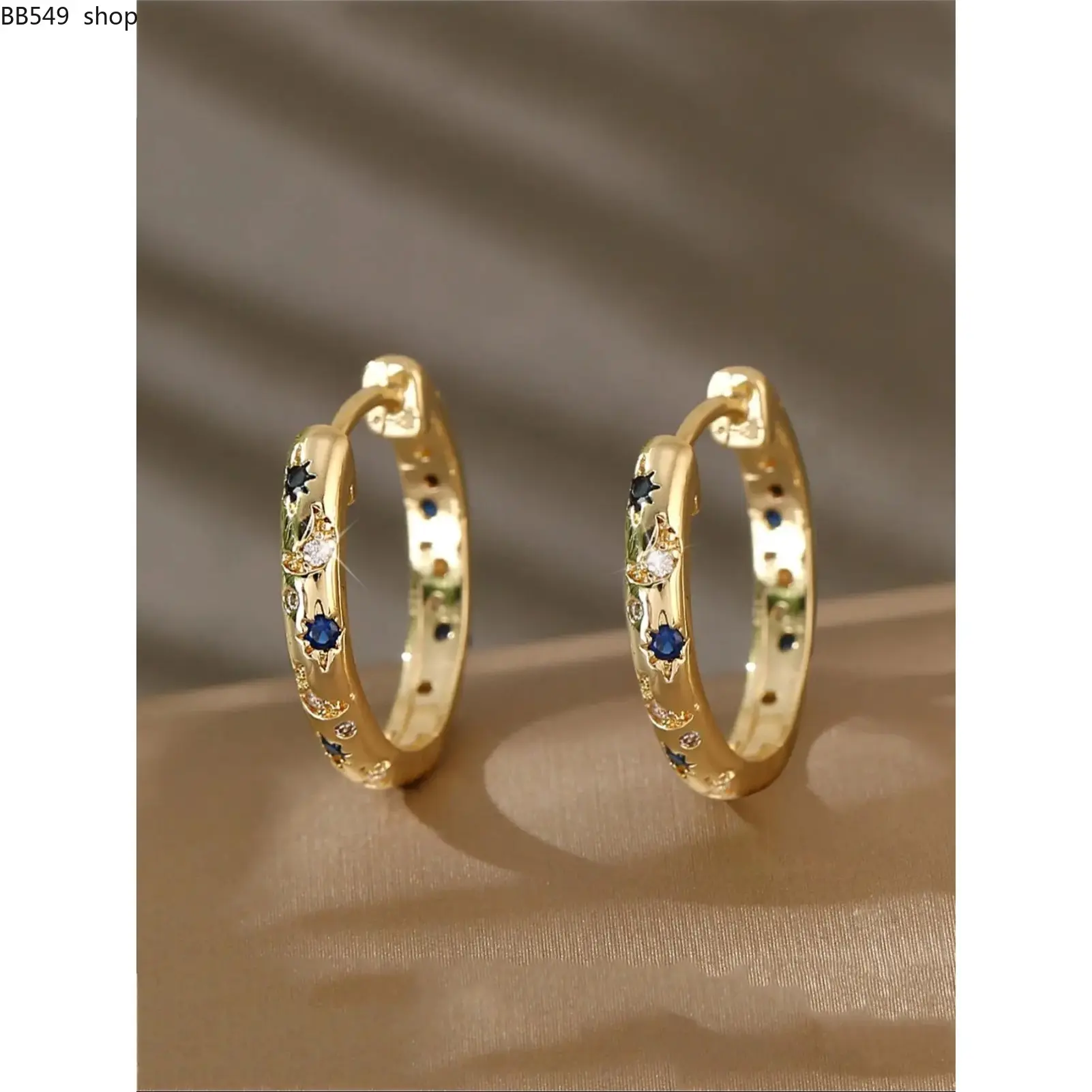 Vintage Star & Moon Hoop Earrings – Rhinestone Decor Fashion Jewelry for Women, Trendy All-Match Statement Earrings, Exquisite Birthday Gift & Daily Wear Accessory