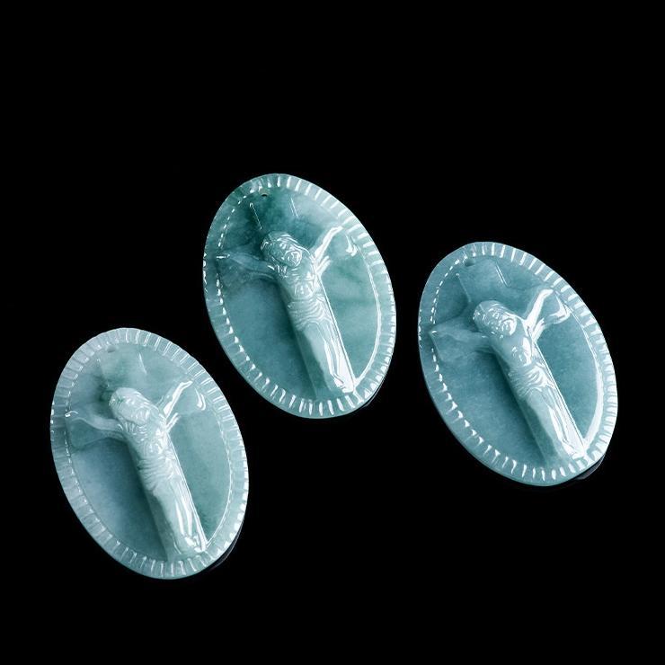 Natural Jade Jesus Crucifix Pendant Necklace Jewelry for Men Women Symbolizing Faith Peace Prosperity Elegant Unisex Spiritual Accessory