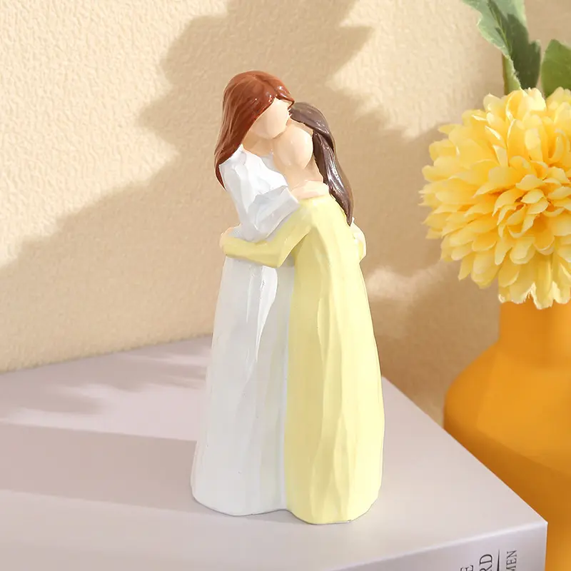 Mother Daughter Hug Figurine Decorative Sculptures Resin Home Decor Mothers Day Gift