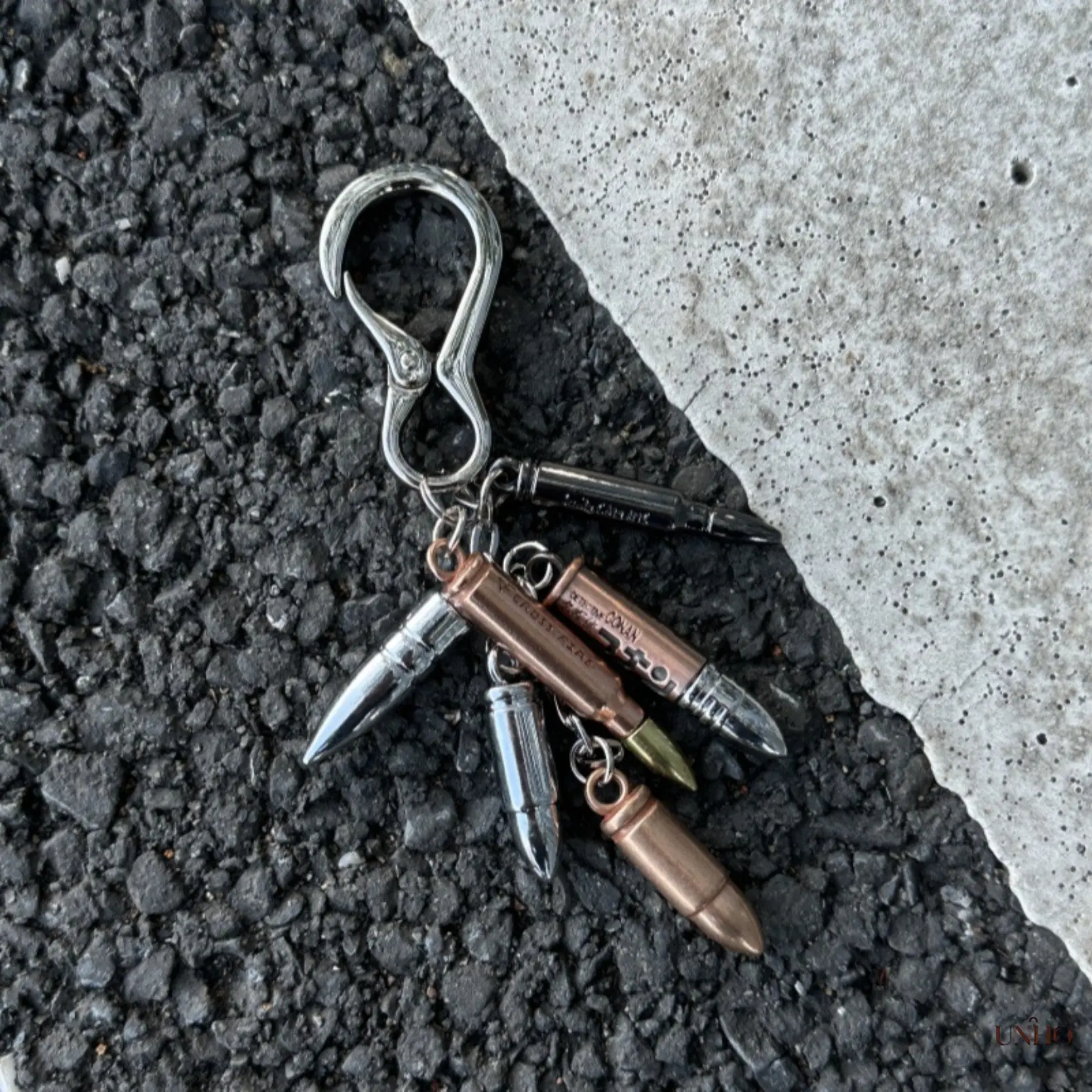 Niche Original Design Bullet Chain Keychain Pendant, Premium High-End Metal Bag Charm Ornament, Minimal Luxury Decor For Backpacks Handbags Car Keys, Differentiated Hot-Selling Accessory Ideal For Cross-Border E-Commerce Dropshipping & Bulk Wholesale Read