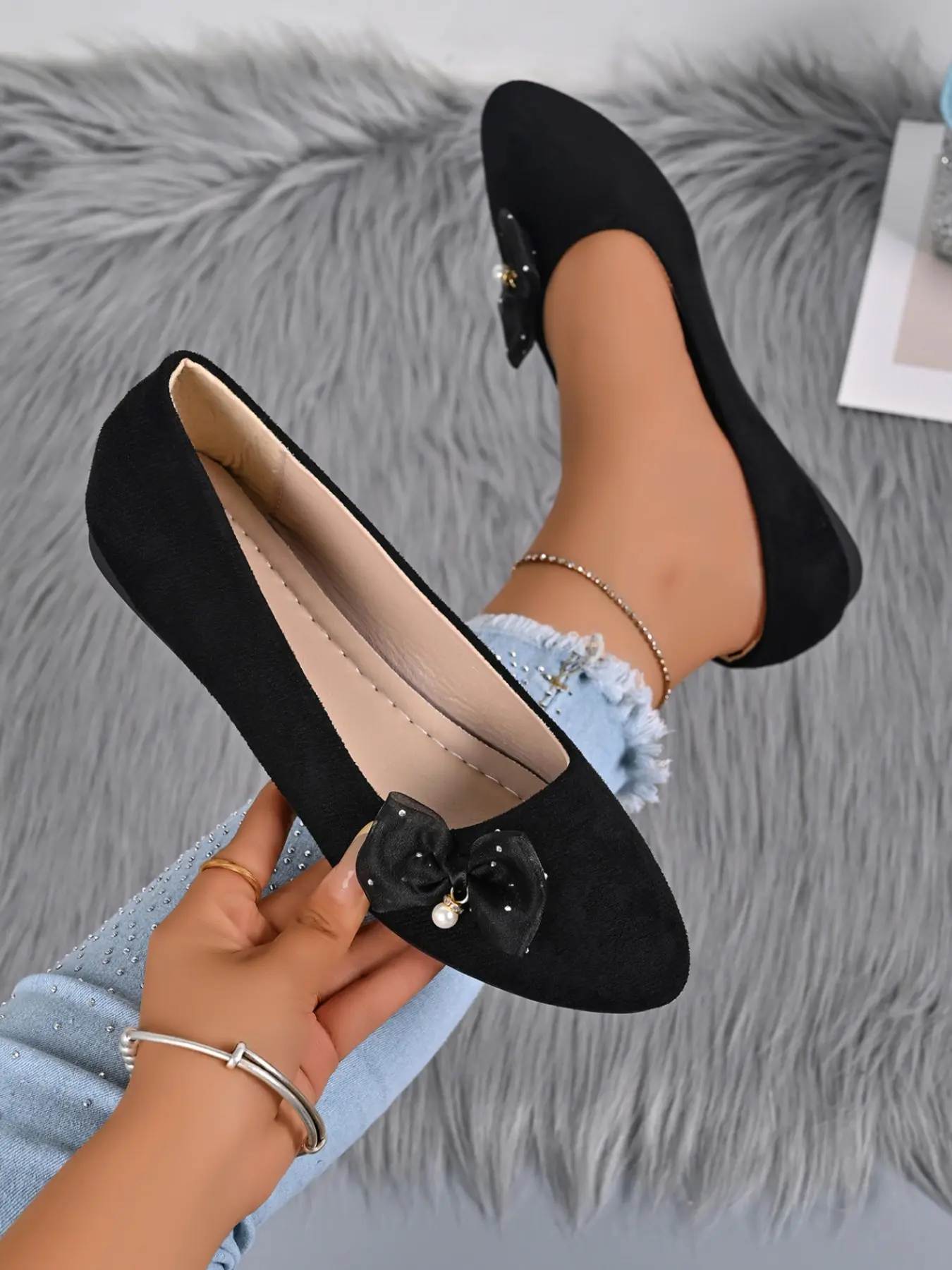 Elegant Slip-On Low-Heeled Women's Shoes, Bow Detail, Soft Sole Comfortable Design, Perfect for Dates & Photoshoots
