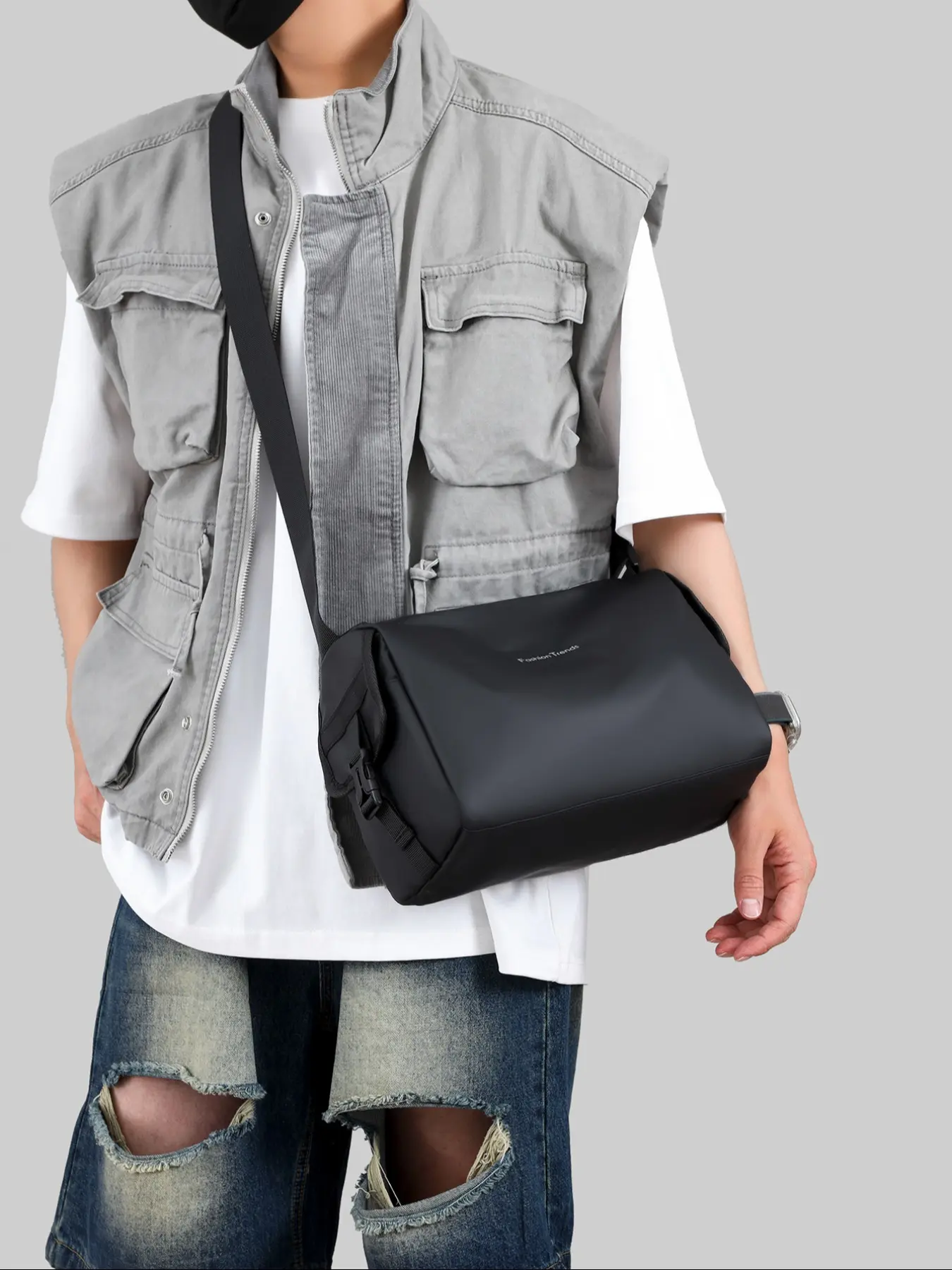 Men's Fashion Saddle Bag, Casual Nylon Shoulder Bag, Waterproof and Durable, Ideal for Daily Use, Commuting, Travel, All Seasons