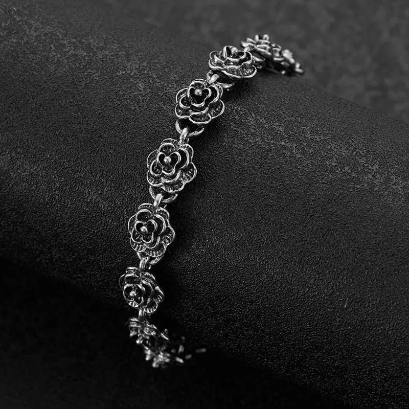 17cm Antique Embossed Rose Link Chain Bracelet - Antique Alloy, 2 Finishes (Vintage Silver, Gold), Oxidized Texture, Fold Clasp, Gothic Romantic Retro Floral Wrist Jewelry for Daily Wear & Gifting