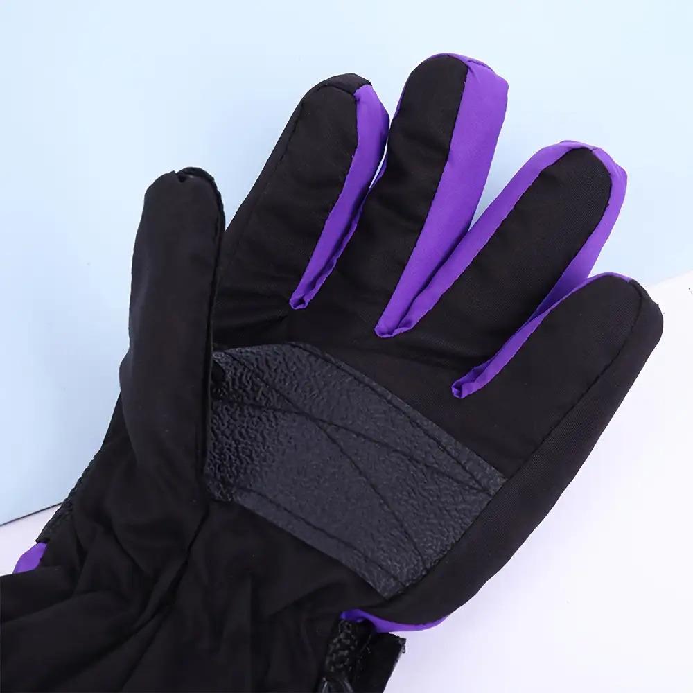 A Set of Kids' Ski Gloves Designed for Warmth During Winter Sports, Featuring an Elastic Wristband And a Zip Closure. Ideal for Children Aged Three And Older, Available in Eight Colors, Perfect for Skiing, Biking, And Outdoor Winter Activities