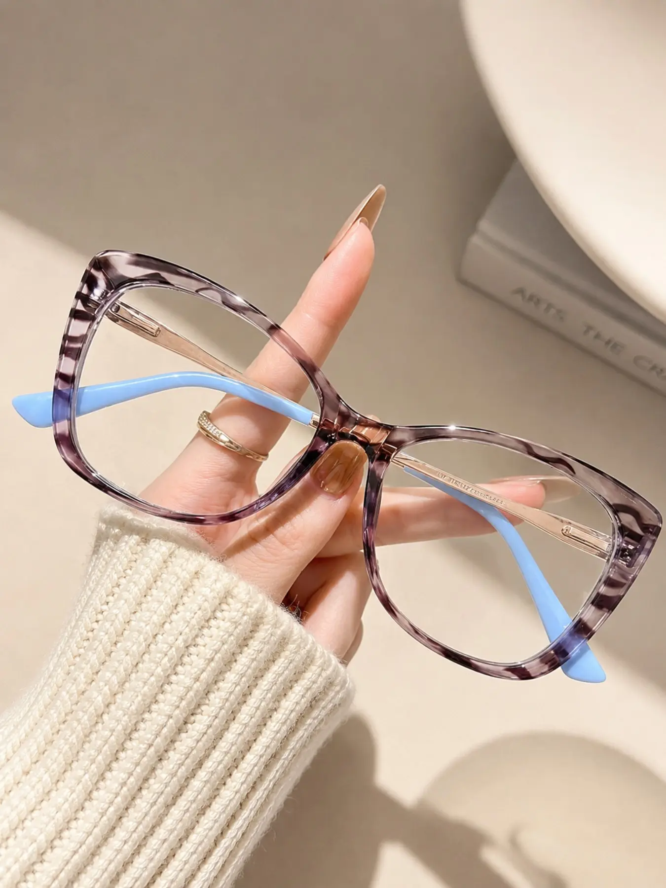 Women's Trendy Transparent Plain Glasses, Large Frame Square Fashion Eyewear, Vintage Clear Frame Non-Prescription Glasses, Ideal for Daily Wear, Work, Travel