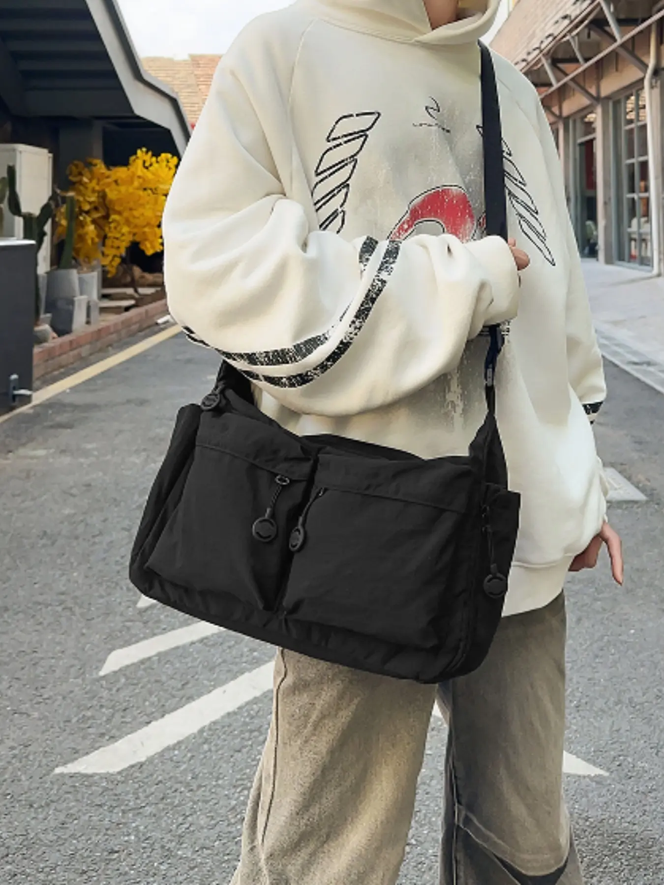 Simple and casual slouchy style large-capacity crossbody bag, front multi-pocket adjustable shoulder strap daily commute lightweight shoulder bag