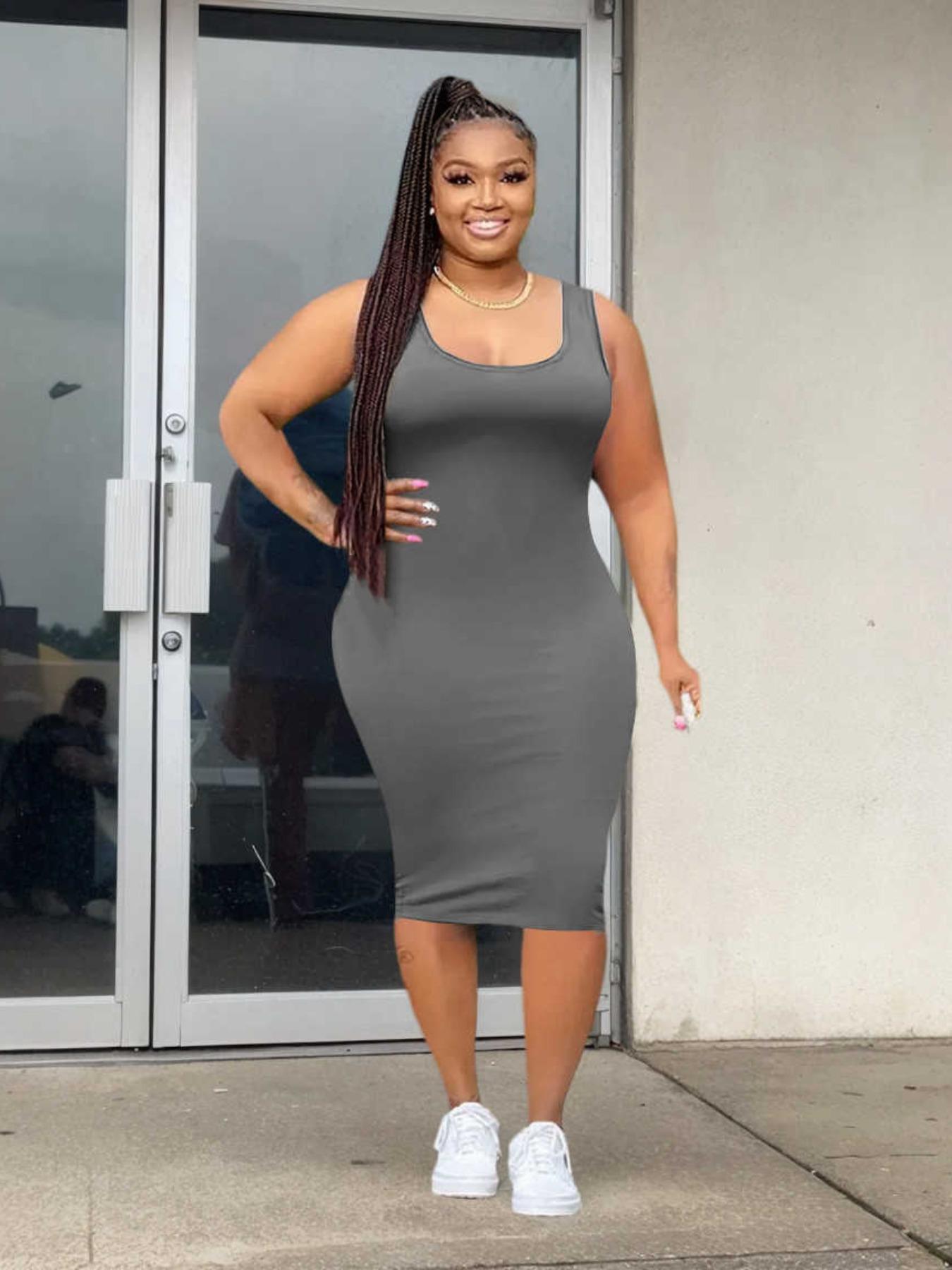 Plus Size Women's Solid Color Round Neck Tight Fitting Casual Knit Dress, Comfortable Fit for Various Occasions, Stylish and Versatile Summer Wear