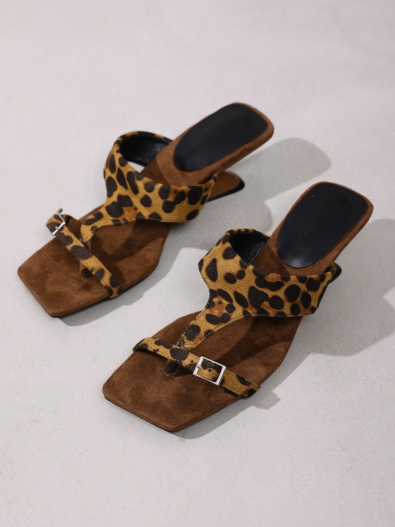 Women Leopard Print Suede Square Toe Adjustable Buckle T-Strap Kitten Heel Slides, Shock Absorb Non-Slip Sculpted Heel Sole, Fashion Summer Outdoor Trendy Footwear, 1 Color Leopard Print