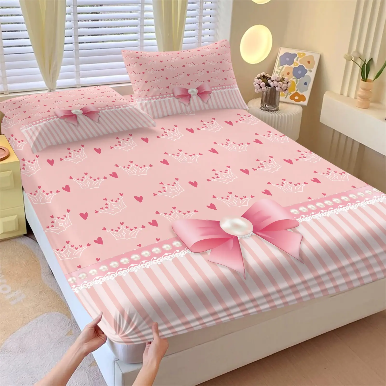 Pink White Stripe Bow Heart Crown Print Fitted Sheet Set, 1 Fitted Sheet & 2 Pillowcase, Coquette Girly Bedding, Y2K Pearl Ribbon Love Heart Bed Set, Anti-Wrinkle Fabric, Teen Apartment Bedroom Decor, Valentine Lover Gift