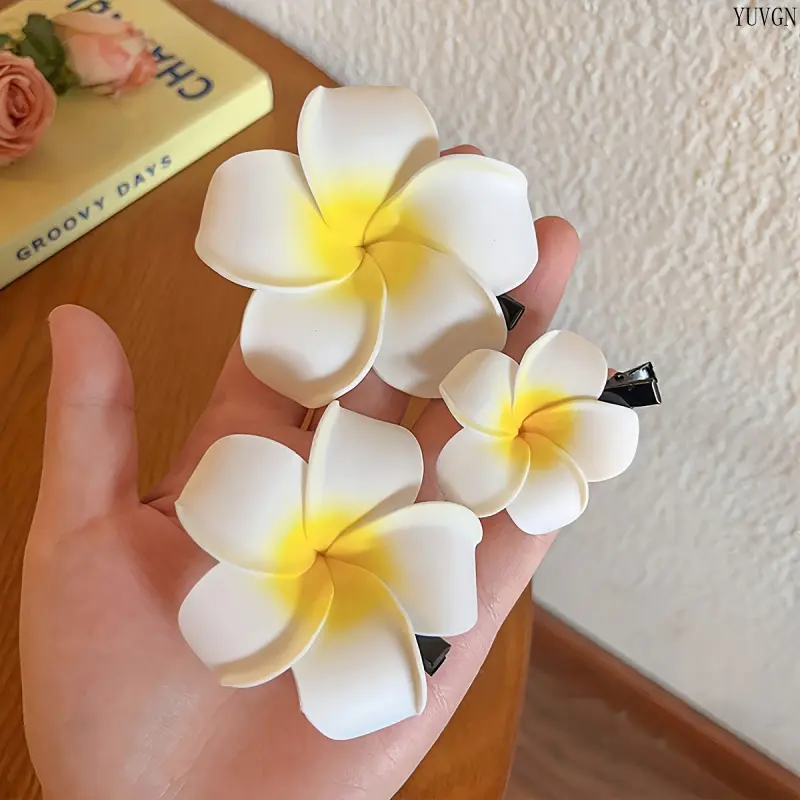 Bohemian Plumeria Floral Hair Clips 3Pcs, Gradient Frangipani Duckbill Barrettes, Tropical Beach Vacation Decorative Hair Pins, Women Fashion Floral Hair Accessories for Hawaiian Trip Wedding Daily Hairstyle